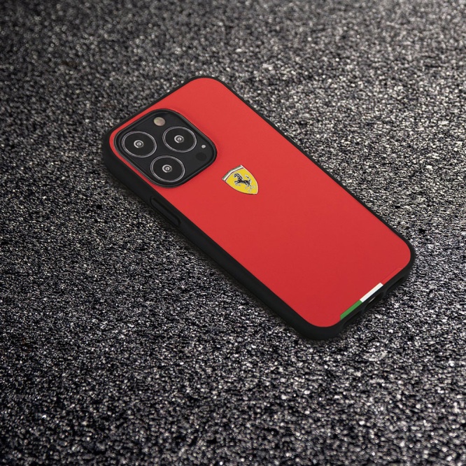 Branded Cases Ferrari Original Italian Flag Line Case Red 7