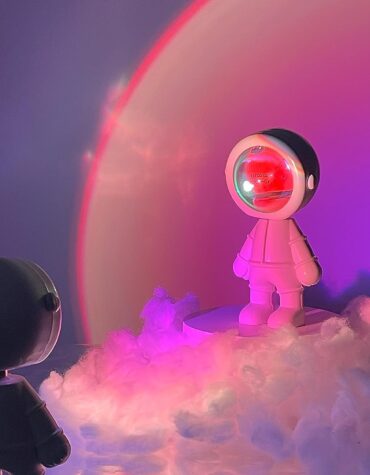 Novelty Tec Astronaut Sunset Projection Lamp