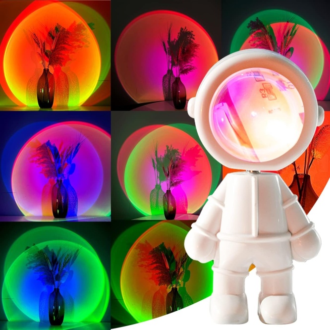 Clearance Sale Astronaut Sunset Projection Lamp 5